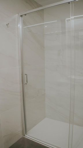 Bathroom 18