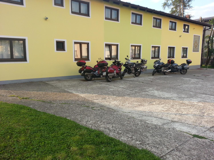 Others 4, Hostel M, Maribor