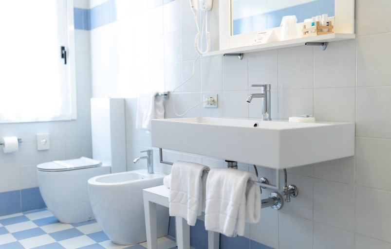 Bathroom 4, Regina Urban Beach Hotel, Venezia