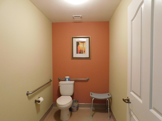 Bathroom 2, Freeport Wine Country Inn, Sacramento