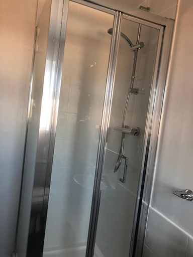 Bathroom 4, The Embassy Hotel, Kingston upon Hull