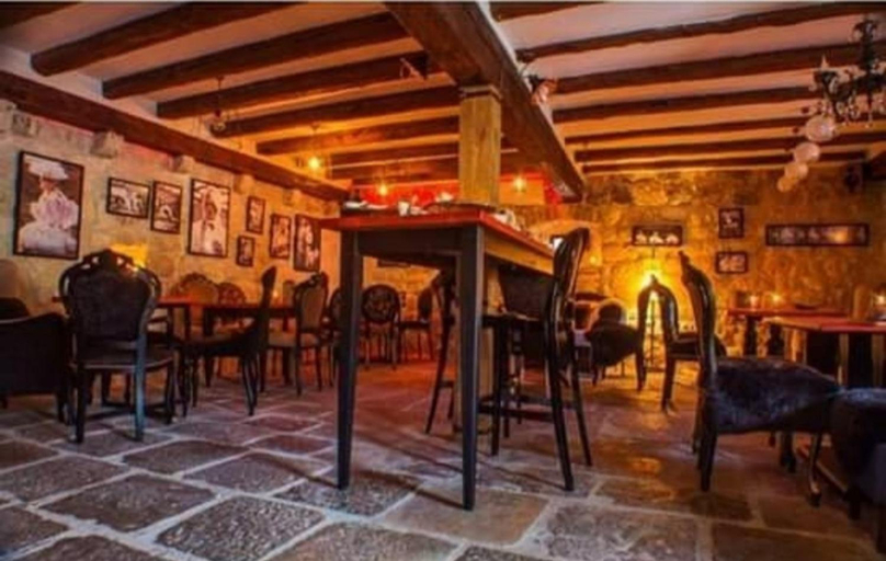 Restaurant 2, Apartments Saxo
