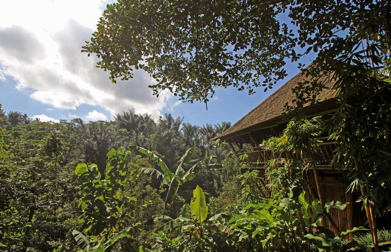 Exterior 5