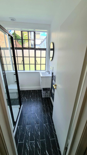 Bathroom 3, Cuckoo Rooms, Essex
