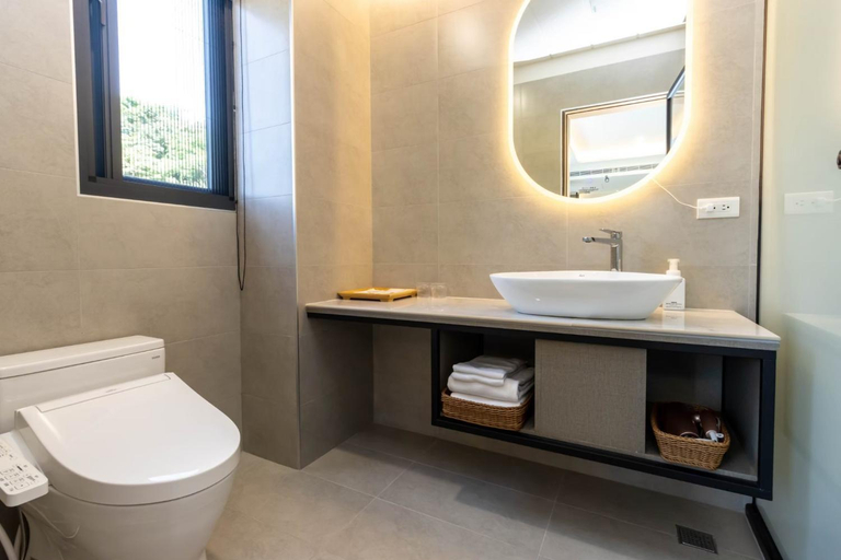 Bathroom 2, Luang yuan zi, Yilan