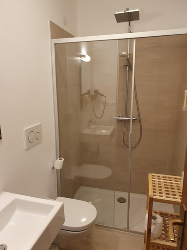 Bathroom 4, Das Sonnenheim, Bolzano