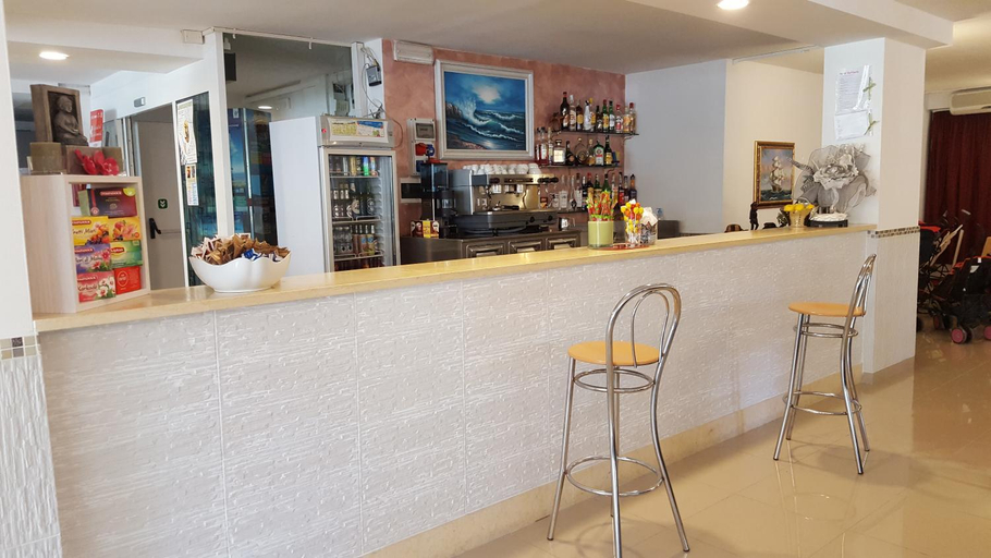 Food & Drinks 4, Raffaello, Forli' - Cesena