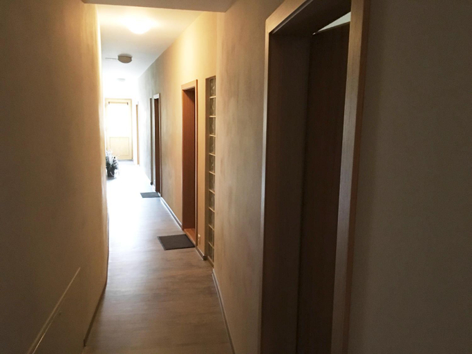 Others 5, Pikolo - izby na prenajom, Nové Mesto nad Váhom