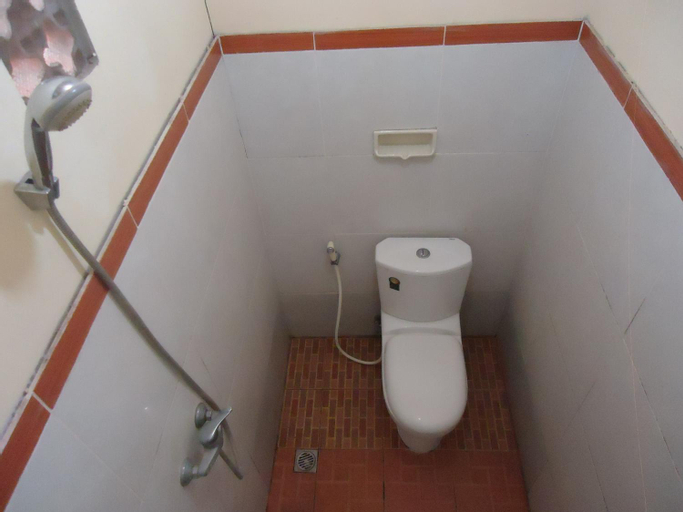 Bathroom 12
