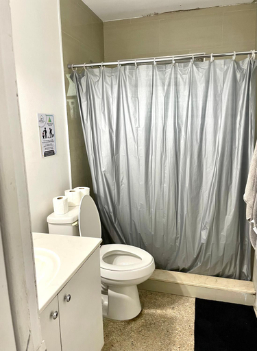 Bathroom 2, Miami House, Miami-Dade