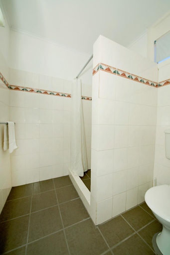 Bathroom 9