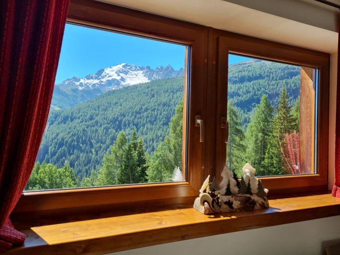 Others 4, Chalet Selva, Sondrio