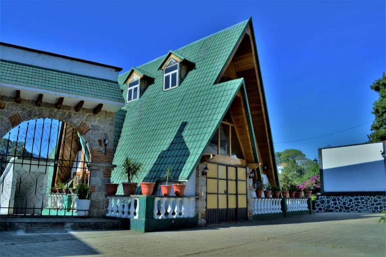 Exterior & Views