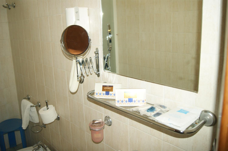Bathroom 3, Hotel Elio, Napoli