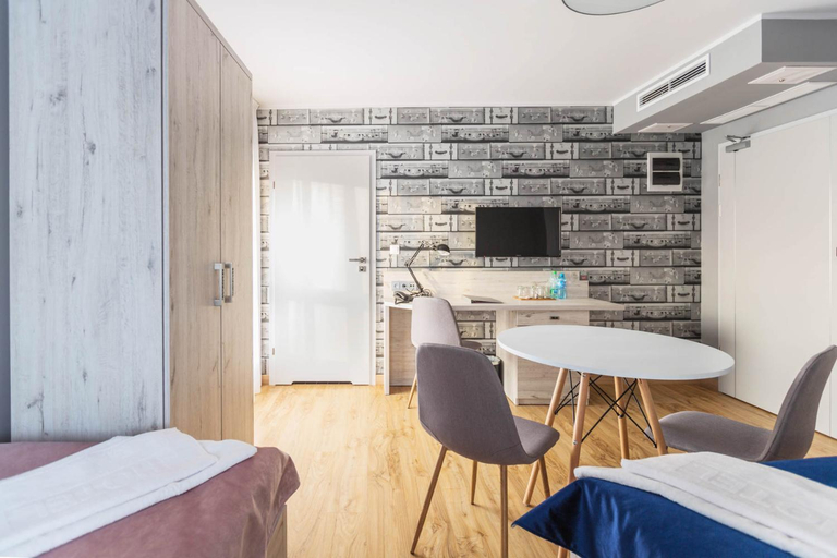 Others 2, MOTEL MO&JA, Leszno City