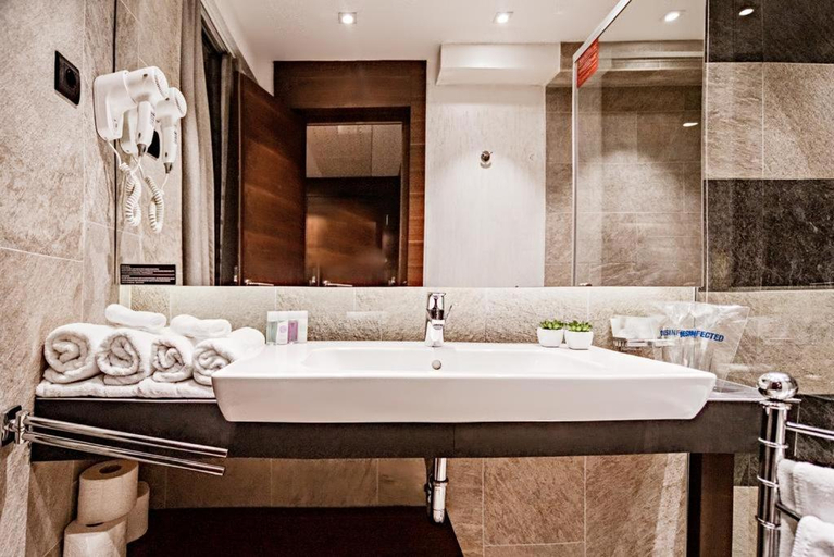 Bathroom 7