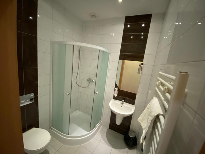 Bathroom 5, Hotel Tequila, Międzyrzecz