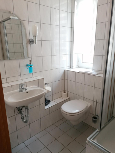 Bathroom 5, Hotel Rosengarten, Bernkastel-Wittlich