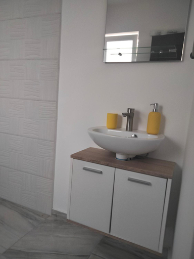 Others 5, Casa KIM, Tuzla
