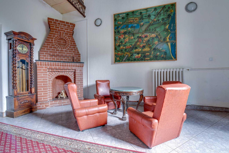 Public Area 2, Savoy, Tomaszów Mazowiecki