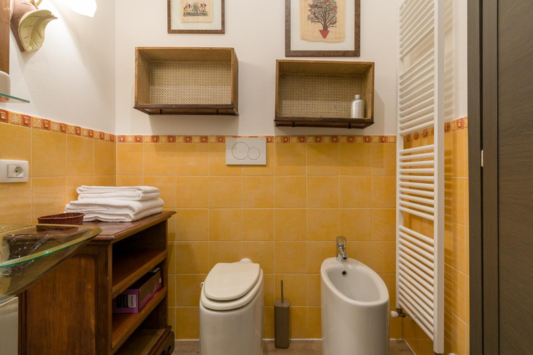 Bathroom 5, Posto Unico, Verona