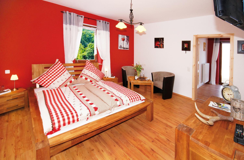 Bedroom 2, Gastezimmer Hans-Norbert Mack, Rheingau-Taunus-Kreis