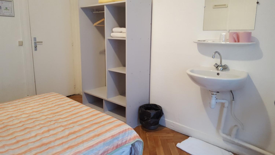 Bedroom 2, Hotel Feria (FR), Hauts-de-Seine