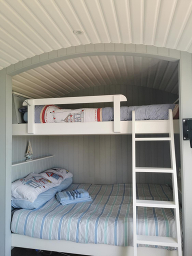 Bedroom, Allibella Shepherds Hut, Amazing Seaview, Private garden, Pet Friendly, Gwynedd