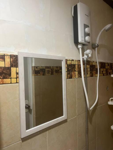 Bathroom 16