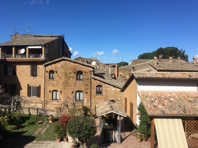 Others 5, Atmosfera d'Arte - Private parking, Terni