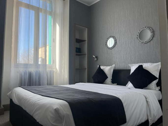 Bedroom 4, Hôtel Beausoleil, Drôme