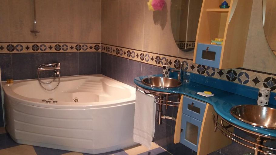 Bathroom 3, Hotel Brezales, Soria