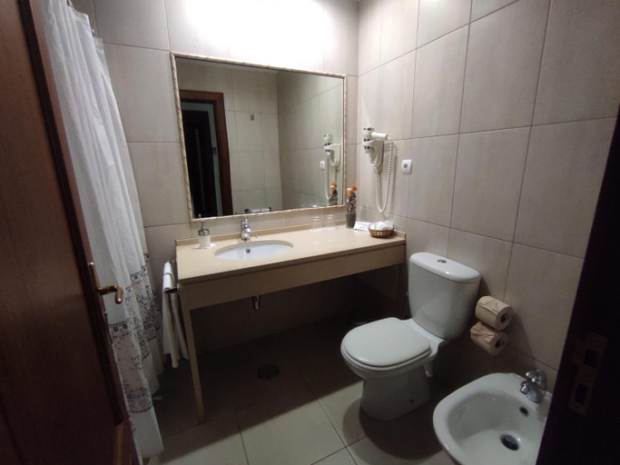 Bathroom 2, Quinta do Vale, Horta
