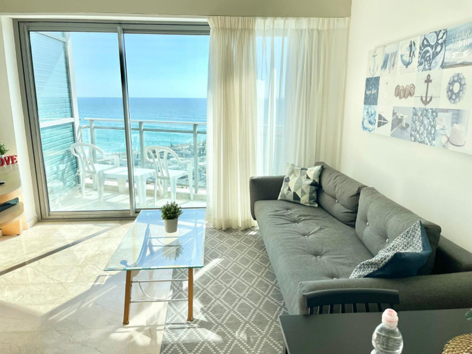 Others 3, Oceanus apartment hotel