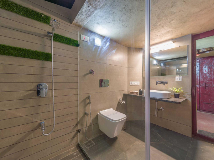 Bathroom 3, Saachi Villagio Resort, Mahesana