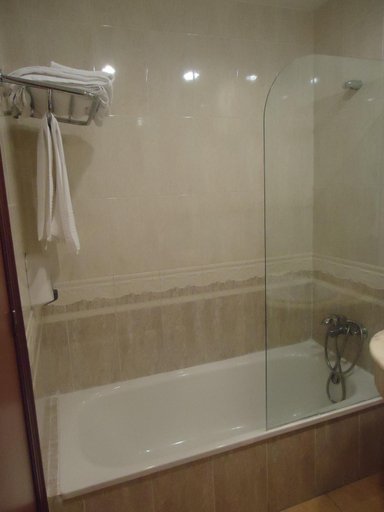 Bathroom 2, Hotel Restaurant Casa Miquel, Lleida