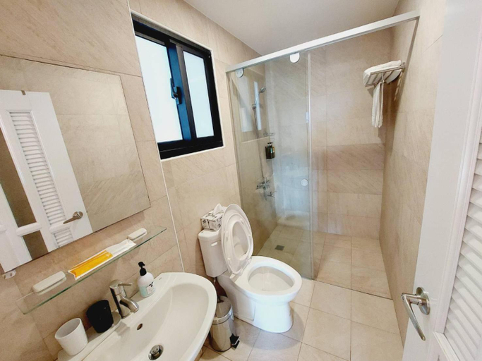 Bathroom 15