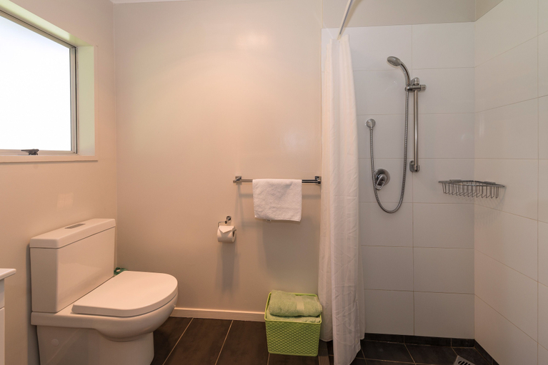Bathroom 4, Red Rock Thermal Motel, Rotorua