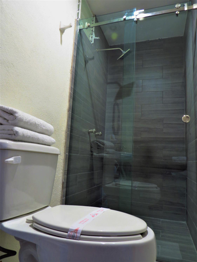 Bathroom 3, Hotel Purisima Concepcion, Landa de Matamoros