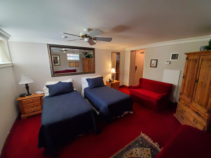 Bedroom 2, Madison Manor Boutique Hotel, Toronto