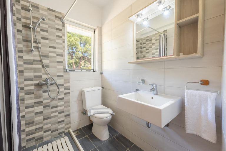 Bathroom 3, Spathies, Central Macedonia
