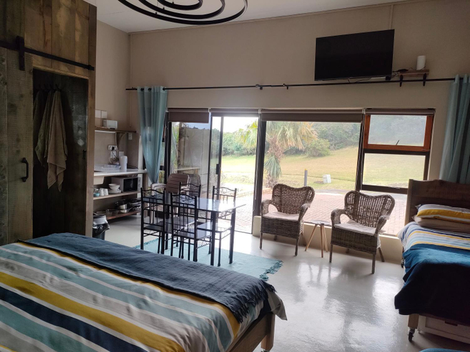 Bedroom 2, Cove Rock Stay, Buffalo City