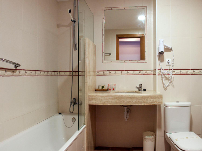 Bathroom, Hotel Casa Duaner, Barcelona