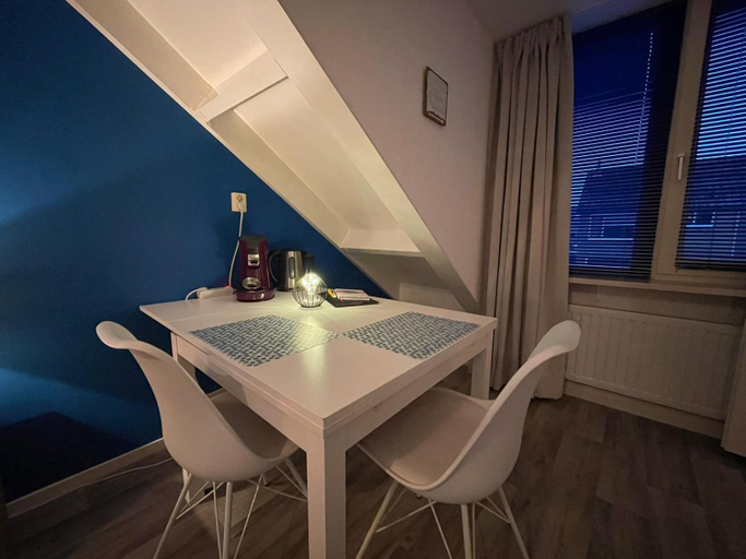 Others 4, Lise's Place, Veere