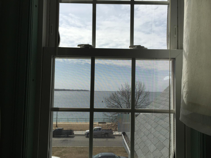 Others 3, Harborview Inn, Essex