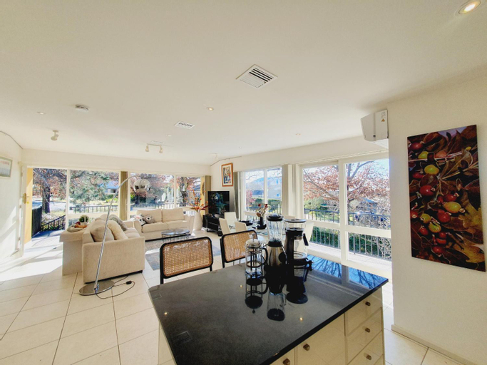 Others 5, Yarralumla Sunny&open&comfy 3B&2B home near by a lake and shopping centre, Canberra