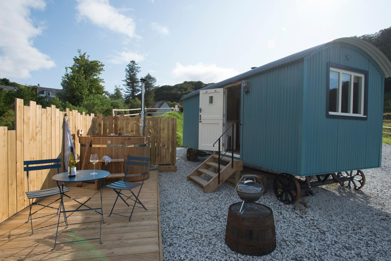 Others 4, West Coast Hideaways, Highland