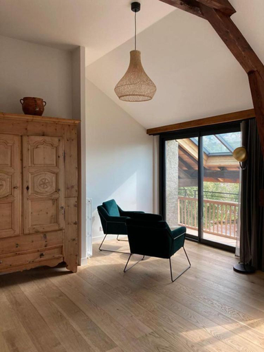 Others 4, Domaine Jacqueline Pere & Filles, Savoie