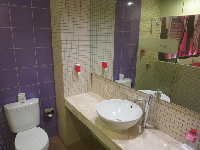 Bathroom 4