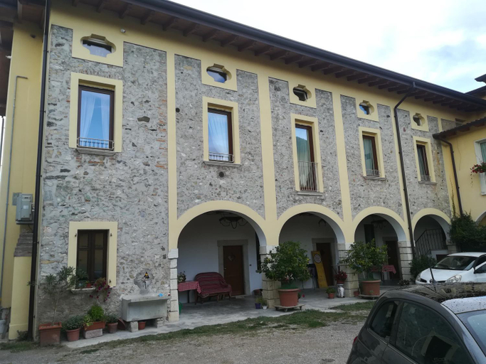 Entrance 4, B&B Casa Santa Lucia, Brescia
